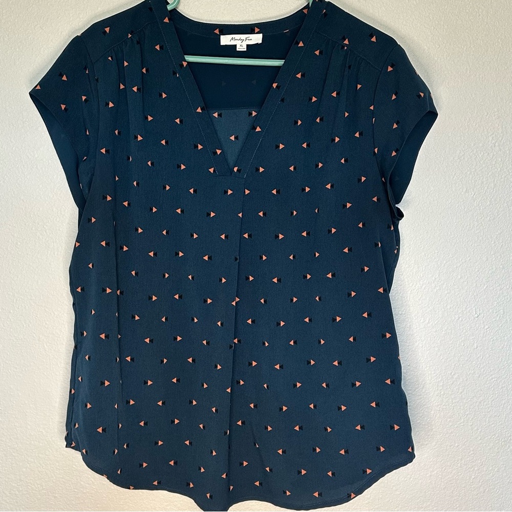 Madewell Navy V-Neck Cap Sleeve Blouse with Coral Dot Print
